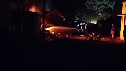 सिलेंडर में लगा आग, इलाके में फैली दहशत