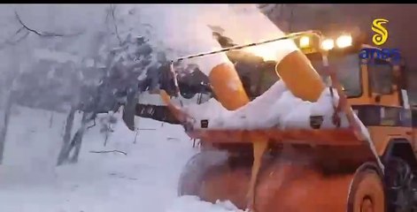 Maltempo, personale e mezzi spazzaneve Anas in supporto al Comune di Longobucco: interventi in corso lungo la strada comunale 'Macrocioli'