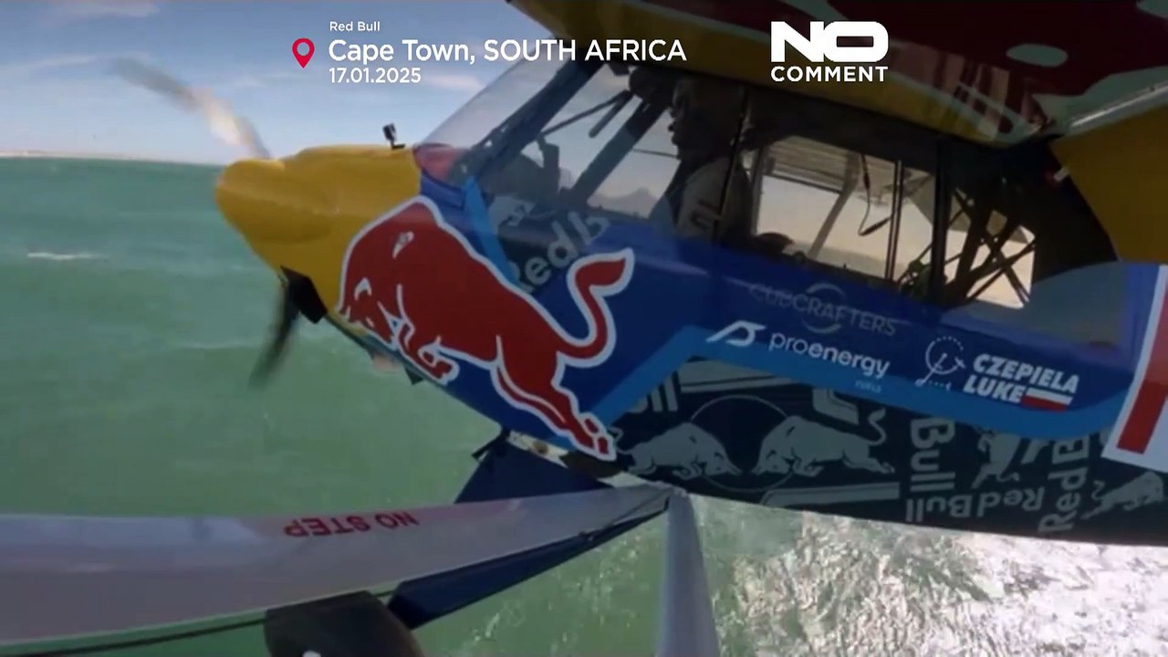 Sudafrica: vola con il kite sopra a un velivolo a 15 metri d'altezza, è impresa