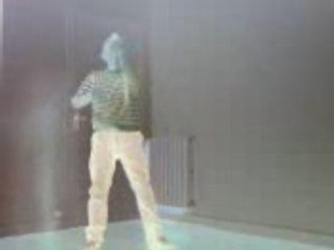 Moi qui danse l'electro