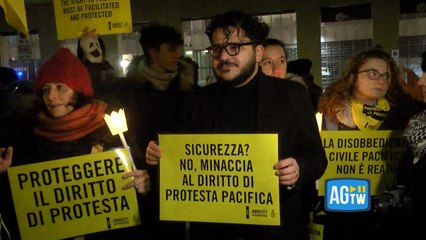 Fiaccolata contro ddl sicurezza, a Bologna c'è anche Zaki