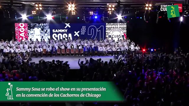 Sammy Sosa se roba el show en su presentación en la convención de los Cachorros de Chicago