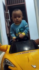 Main mobil-mobilan anak