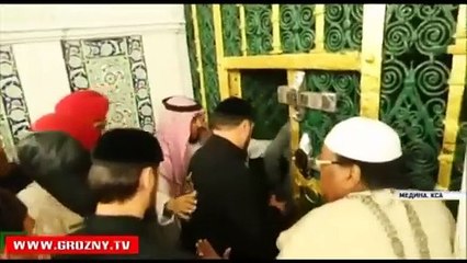 Nabi Pak S.A.W ka roza inside