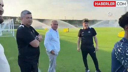 Fatih Terim kolunda servet taşıyor