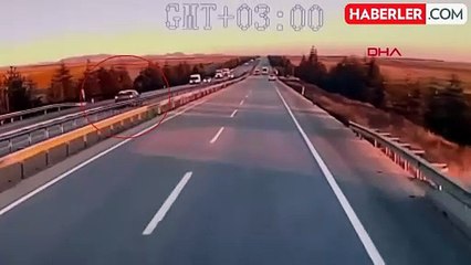 Eskişehir'de Ters Yönde Giden Otomobilin Kazası: Bir Ölü, İki Ağır Yaralı