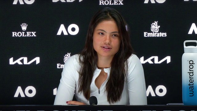 Tennis - Australian Open 2025 - Emma Raducanu smashed by Iga Swiatek : No excuses of the back or physically...