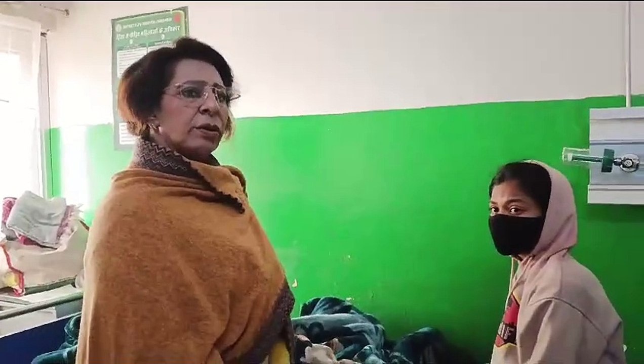 रेनू भाटिया ने की नाबालिक गैंग रेप पीड़िता  से मुलाकात