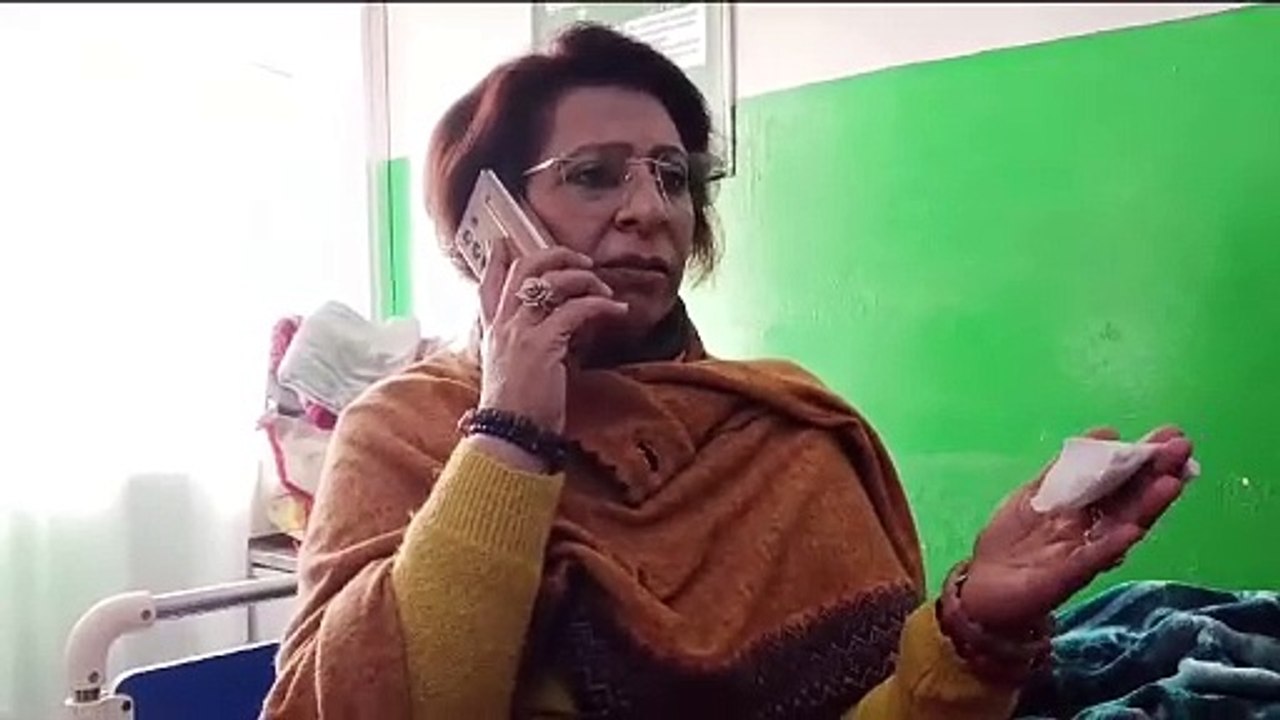 रेनू भाटिया ने की नाबालिक गैंग रेप पीड़िता  से मुलाकात