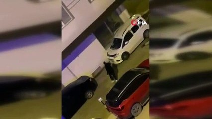Park halindeki aracı kullanılamaz hale getirdi! O anlar kamerada