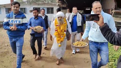 गोशाला के सुक्ला गृह के लोकार्पण पर 1001 विद्यार्थियों ने किया हनुमान चालीसा का पाठ। सभी विद्यार्थियों ने गोमाता को 11 व्यंजनों का भोजन कराया ।