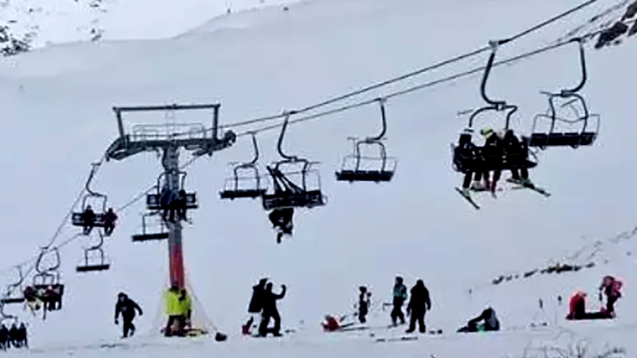 Decenas de heridos, algunos graves y muy graves, en un telesilla de la estación de esquí de Astún