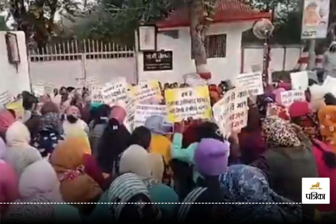 CG News: महिला शिक्षकों ने वित्त मंत्री OP चौधरी के बंगले का किया घेराव
