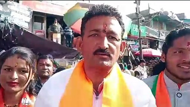 सीएम पुष्कर धामी ने लोहाघाट में बीजेपी प्रत्यासी गोविंद वर्मा के समर्थन में निकाला रोड शो, सीएम के रोड शो में उमड़ी भारी भीड़,रोड शो के माध्यम से बीजेपी प्रत्यासी वर्मा के समर्थन में माहौल बना गए सीएम