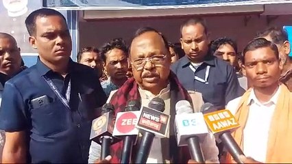 बलरामपुर जिले में स्वामित्व योजना के तहत 757 हितग्राहियों को प्रॉपर्टी कार्ड का वितरण, कैबिनेट मंत्री रामविचार नेताम हुए शामिल..