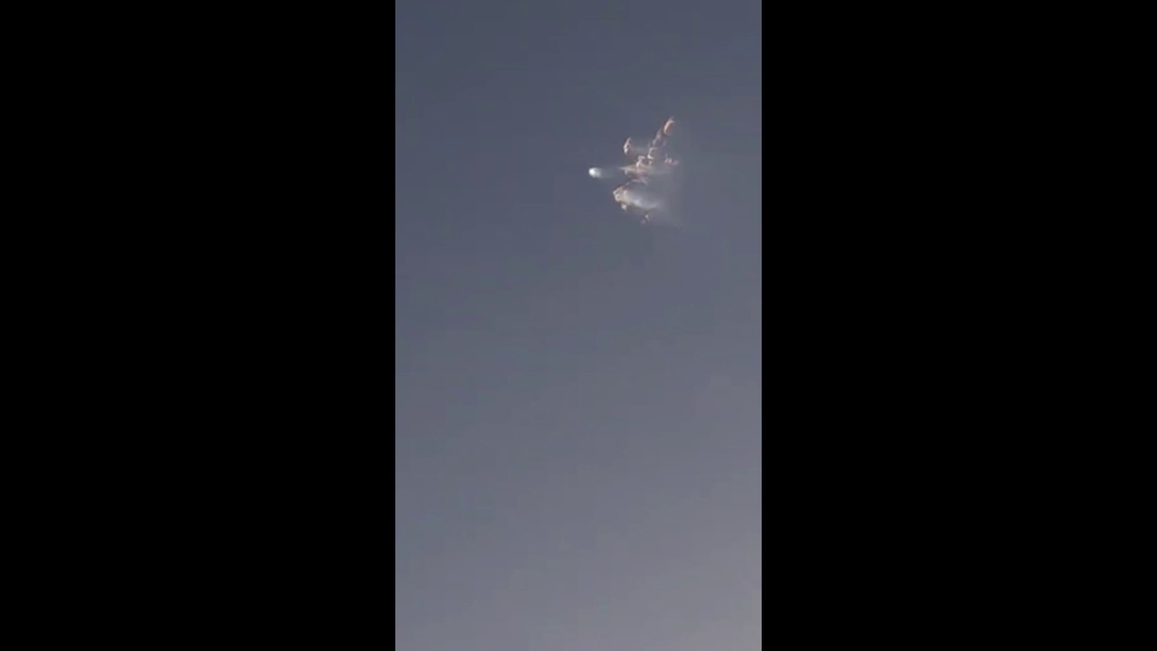 Elon Musk’s SpaceX breaks in Space |Rocket Blow up|Debris seen in Sky| Rocket breaks up after launch