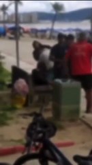Ambulantes e guardas municipais entram em luta corporal e causam confusão em praia de Santos