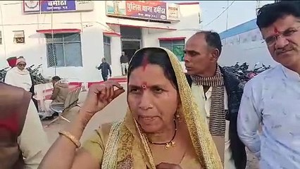 बाबा धीरेन्द्र कृष्ण शास्त्री बांट रहे थे भभूति,महिलाये कर रही थी चेन स्नैचिंग, 2 महिलाएं गिरफ्तार