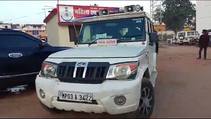 बाबा धीरेन्द्र कृष्ण शास्त्री बांट रहे थे भभूति,महिलाये कर रही थी चेन स्नैचिंग, 2 महिलाएं गिरफ्तार