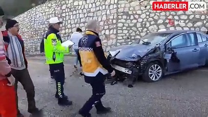 Bolu'da Tır ile Otomobil Çarpıştı: 4 Yaralı