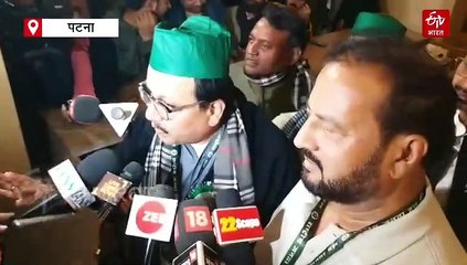 आरजेडी में लालू के बराबर हुआ तेजस्वी का कद, पार्टी के नाम और सिंबल के लिए हुए अधिकृत