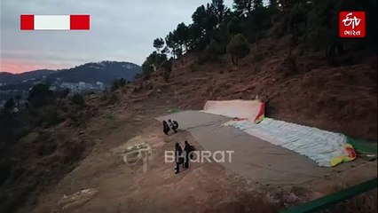 ફરવાની 'ખુશી' માતમમાં ફેરવાઈ, હિમાચલમાં પેરાગ્લાઈડિંગ કરતી વખતે પટાકાતા અમદાવાદી યુવતીનું મોત