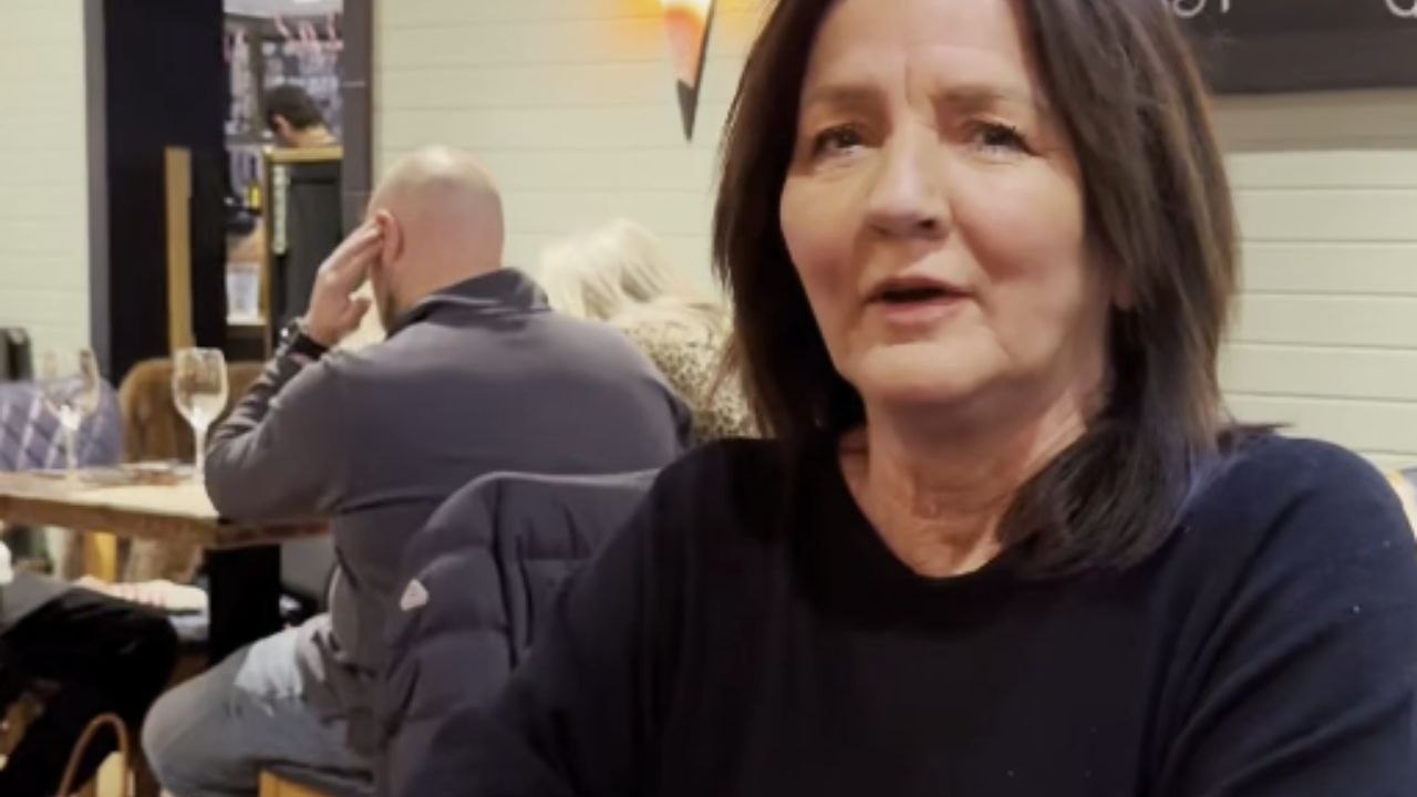 Mom says 'I love you' instead of asking for bill at Turkish restaurant