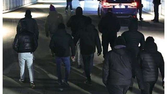 Patrioti, marcia al centro commerciale: una trentina di persone manifesta al Gran Reno di Casalecchio di Reno