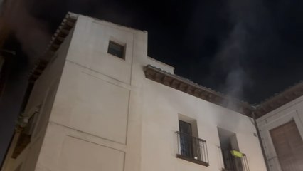Incendio en una vivienda de la plaza de Barrio Rey, en Toledo. Imágenes cedidas por Álvaro Mateos.