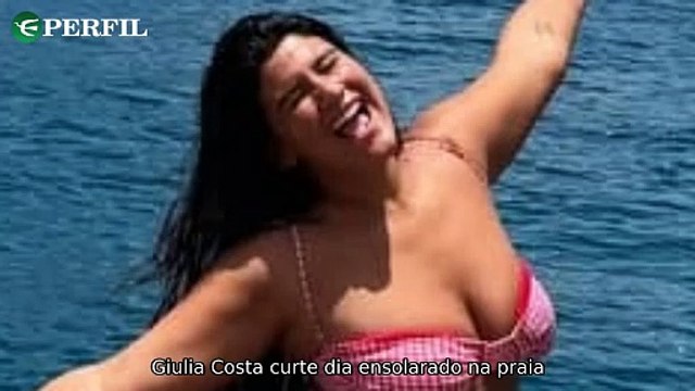 Giulia Costa exibe curvas na praia, Vitória Strada enfrenta vício e Ana Furtado curte férias na Disney.
