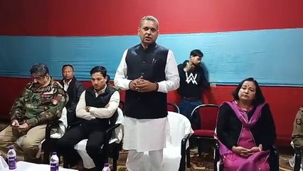 উমৰাংছ কয়লা খনিত মৃত শ্ৰমিক সকলক পৰিয়ালক ৰাজ্য চৰকাৰ ফালৰ পৰা 10 লাখ টকাৰ চেক বিতৰণ।