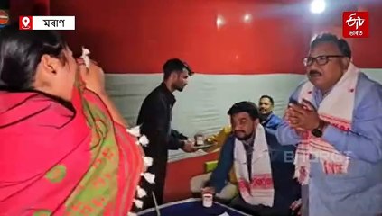 পৰিবহণ মন্ত্ৰীৰ সন্মুখত মৰাণৰ ৰাজপথত এগৰাকী মহিলাৰ আৰ্তনাদ