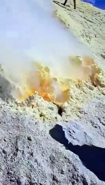 Volcanic Eruption at Mount Damavand, province Mazandaran, Iran 🇮🇷 JAN 17, 2025