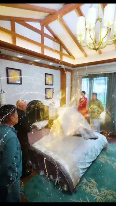 THẦN Y RA TAY CỨU ĐÁT NƯỚC KHỎI NGUY HIỂM ( TẬP 1 )