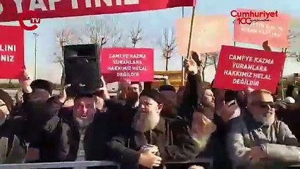 Menzil Cemaati'nde miras kavgası sokak eylemlerine dönüştü