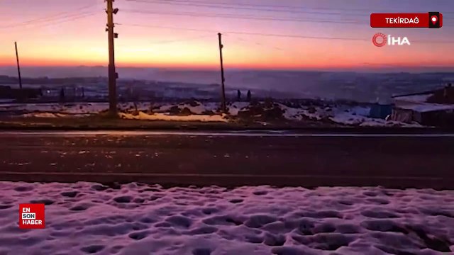 Tekirdağ'da gün doğumu izleyenleri kendisine hayran bıraktı