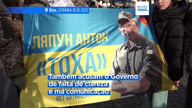Manifestantes em Kiev exigem respostas sobre a localização de prisioneiros de guerra e soldados desaparecidos