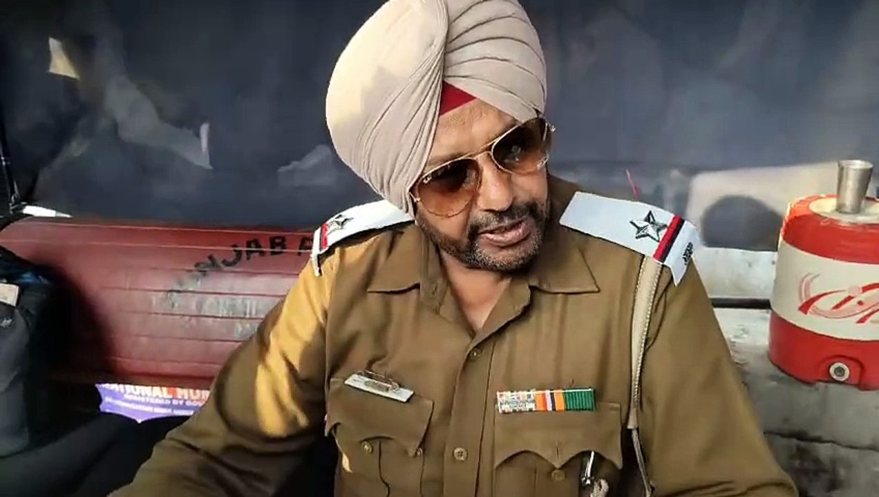 ਅੰਮ੍ਰਿਤਸਰ ਦੇ ਨਾਵਲਟੀ ਚੋਕ ਵਿਚ ਚਲਾਨ ਨੂੰ ਲੈ ਕੇ ਹੋਇਆ ਹਾਈਵੋਲਟੇਜ ਡਰਾਮਾ