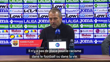 Flick condamne les insultes racistes et appelle les gens à réagir dans le stade