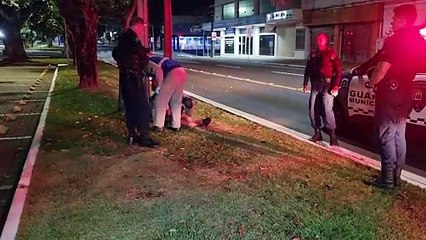 Mulher é agredida com garrafada na cabeça e pede socorro à Guarda Municipal no Centro