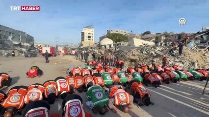 Gazze'de Sivil Savunma ekipleri kutlama yapıyor