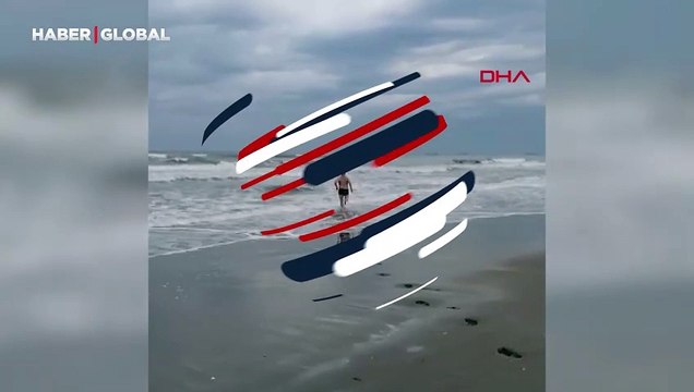 Samsun'da denizde can pazarı: Boğulma tehlikesi geçiren kadını polis kurtardı