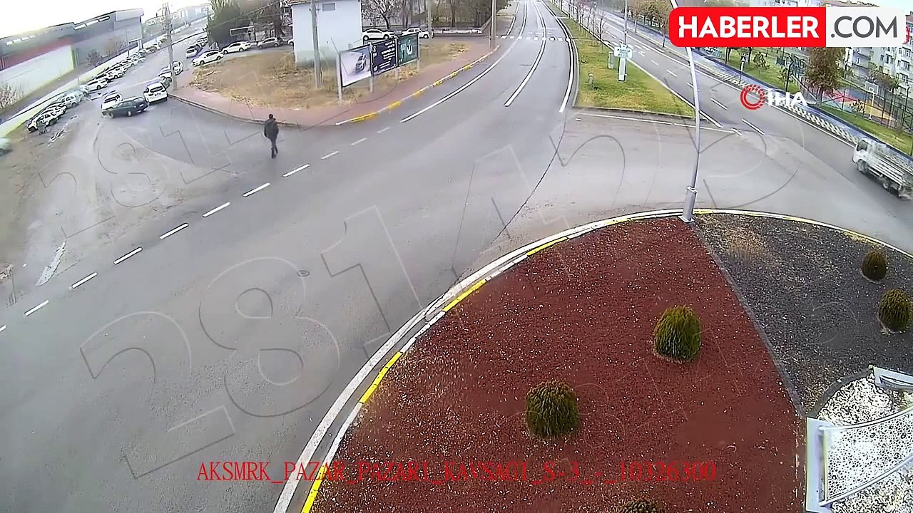 Aksaray'daki Trafik Kazaları MOBESE Kameralarına Yansıdı