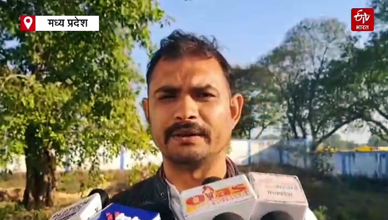 बुंदेली राई ने मचाई धूम,नृत्य को देखने उमड़ा सैलाब,82 साल से चल रही मेले में राई की परंपरा