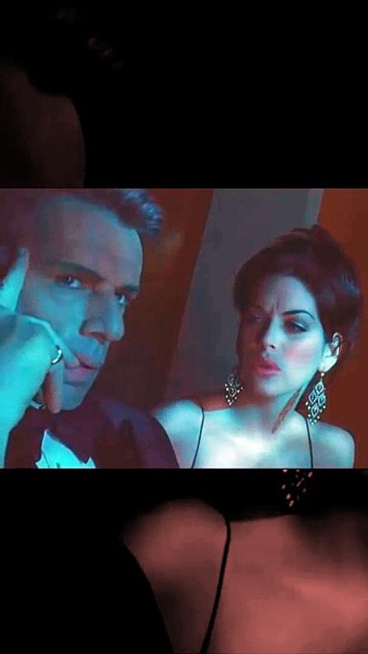 Halle Berry Funny Fight Scene | Catwoman (2004) Movie Clips