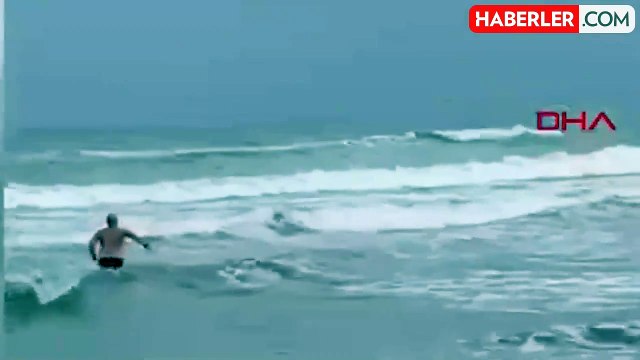 Samsun'da intihar etmek isteyen kadını dalgıç polisler kurtardı