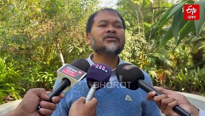 গুৱাহাটীৰ মাজেৰে এনিমেল এম্বুলেন্সত হাতী সৰবৰাহ: ৰাজ্যজুৰি ব্যাপক প্ৰতিক্ৰিয়া