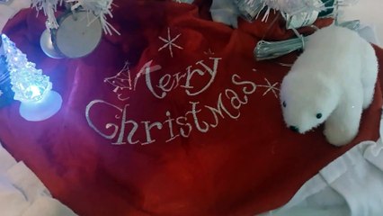 vlogmas2 j'ouvre encore entièrement un calendrier de l'avant décidement mdr