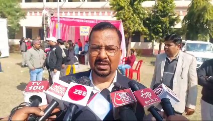 चमोली में निकाय चुनाव के लिए 80 पोलिंग पार्टियां हुई रवाना,23 जनवरी,2025 को सुबह 8.00 से सायं 5.00 बजे तक होगा मतदान।  जनपद की 10 निकाय क्षेत्रों में 54177 मतदाता करेंगे मतदान।   सुरक्षा के दृष्टिगत न