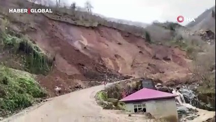 Trabzon'da heyelan! O anlar kamerada